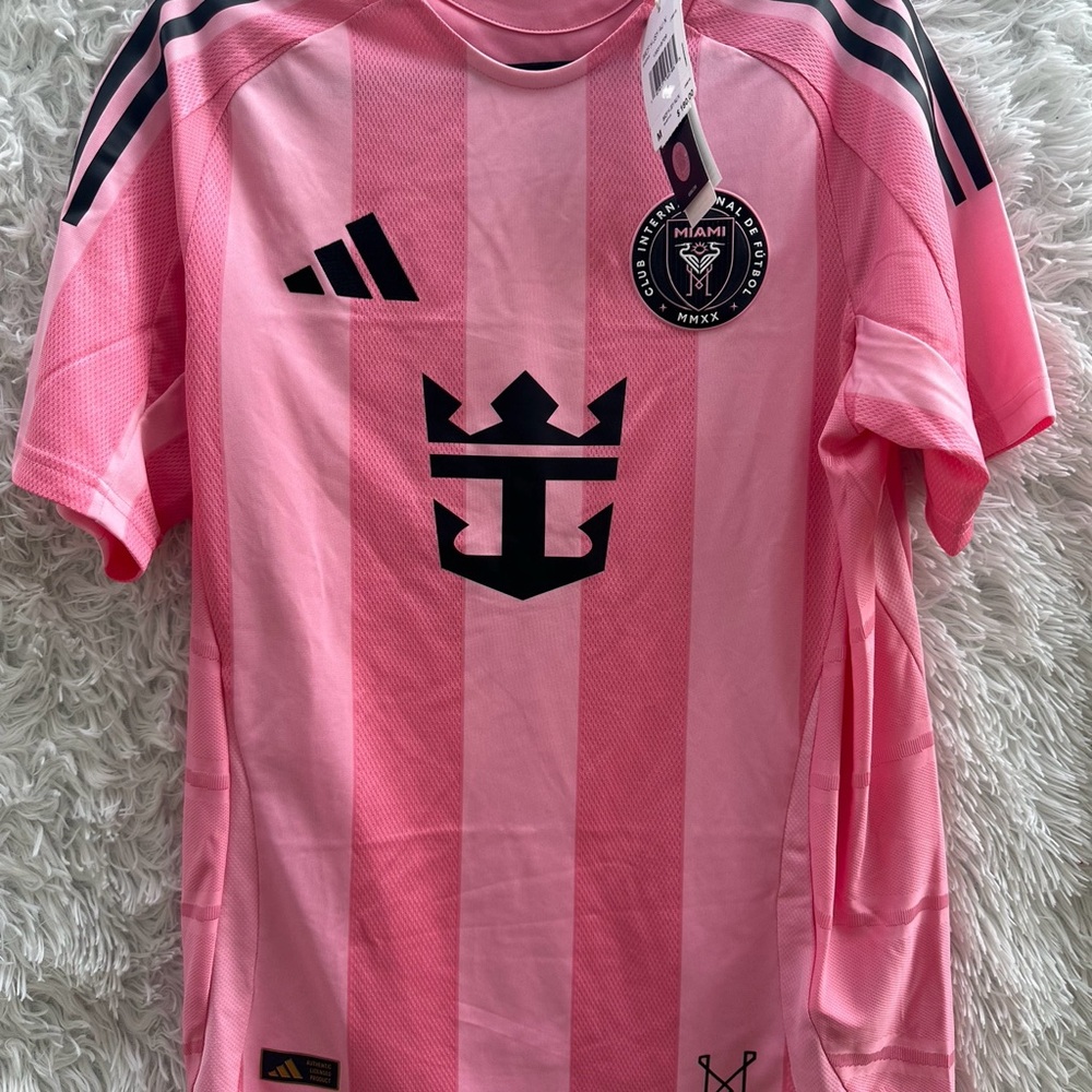Messi 2025 Pink Short-Sleeve Performance Soccer Jersey | Lightweight Breathable
